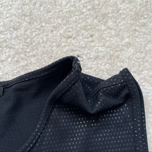 The Limited Sleeveless Tank Top Womens M Black Dots Shimmer Polka Dot Stretch - Picture 7 of 7